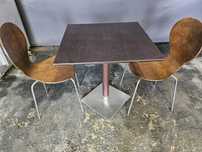 Conjunto mesa e cadeiras para café/restaurante