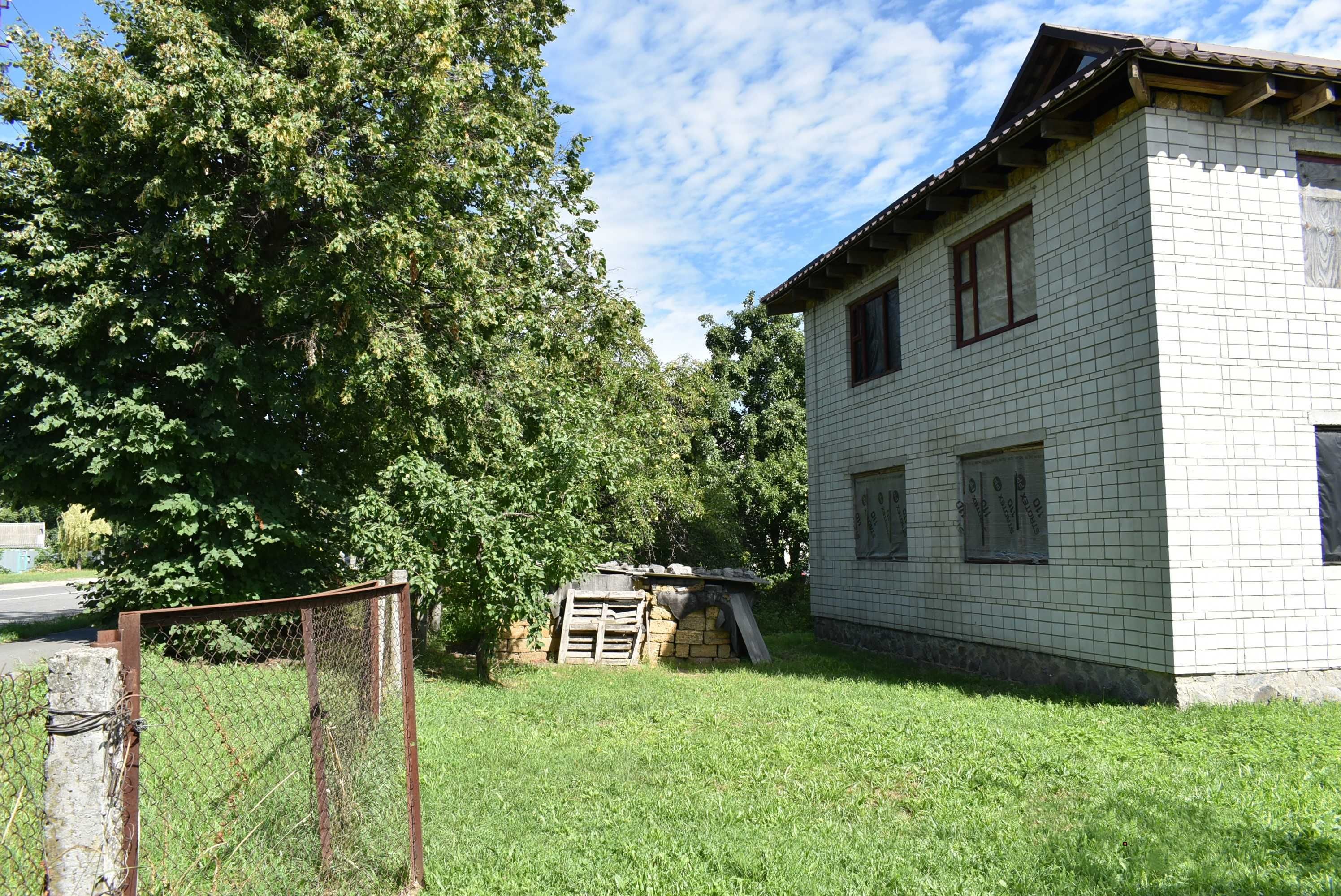 Продається земельна ділянка з недобудовою у місті Бориспіль