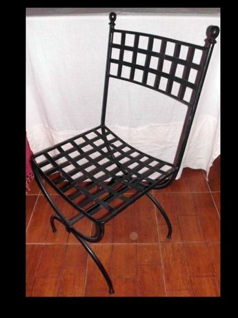 2 cadeiras vintage em ferro