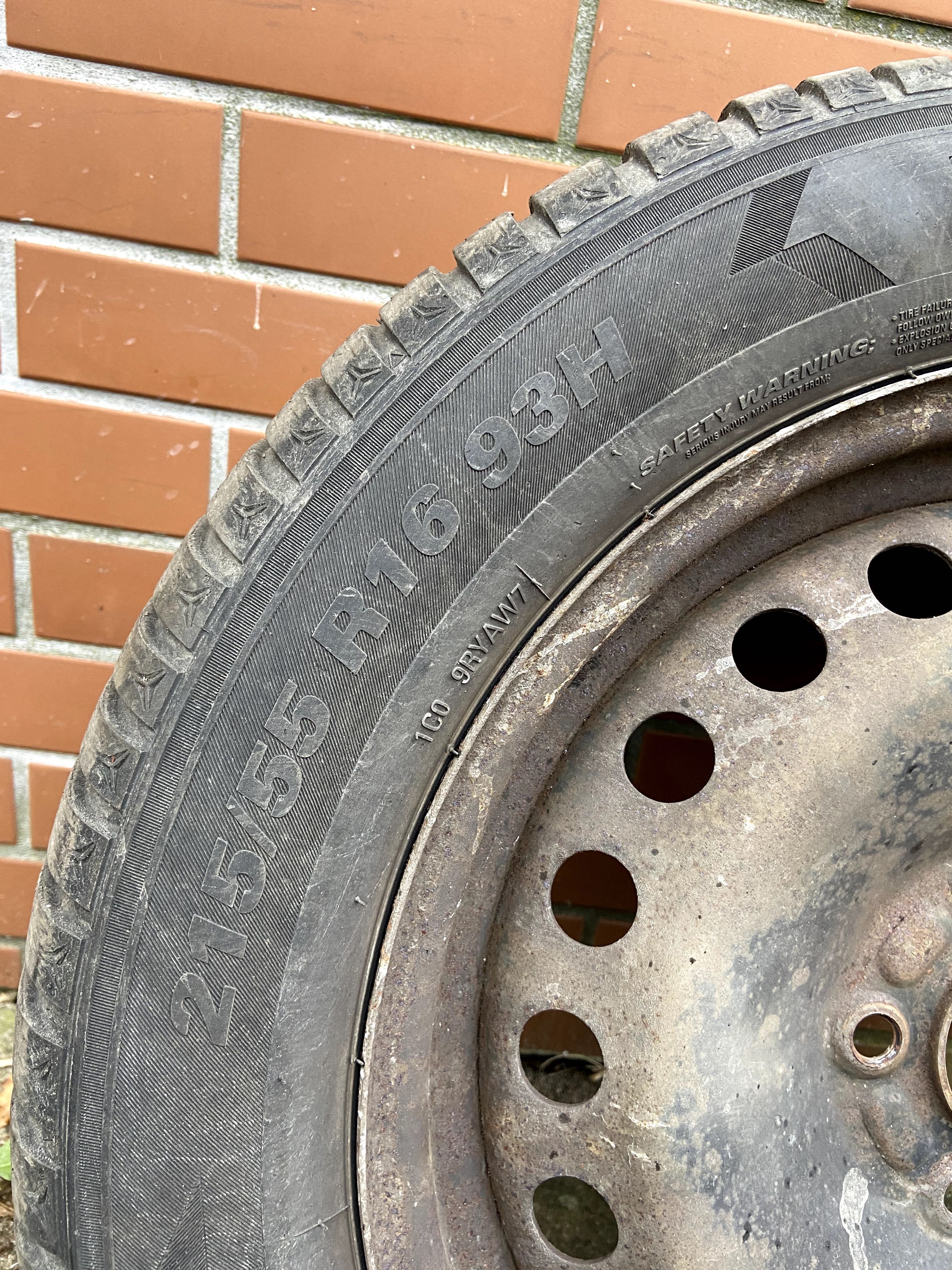 215 x 55 x 16    4 szt. Opony Zimowe Kumho z felgami stalowymi
