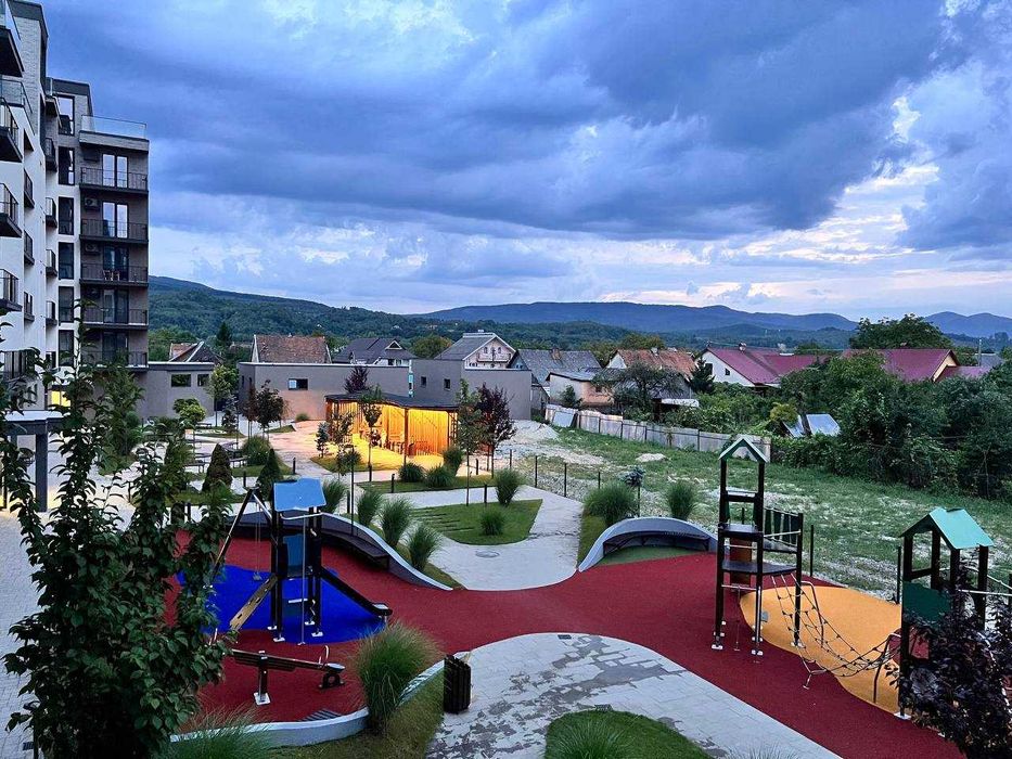 Продаж. Двокімнатна квартира з видом на гори з терасою. Тячів. 5.30