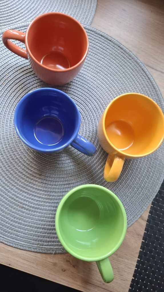 4 szt filiżanek kolorowe