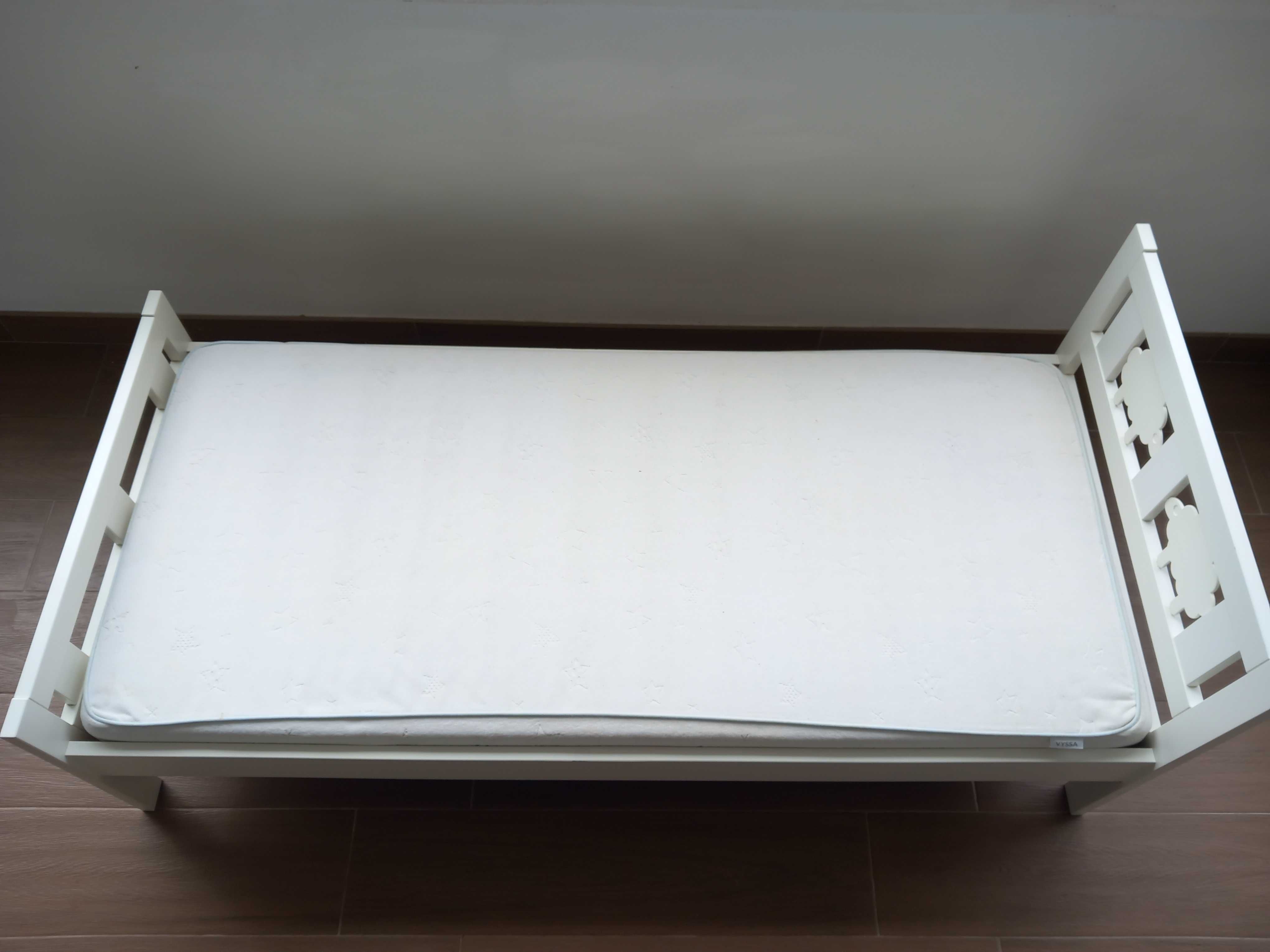Cama criança com colchão e edredão