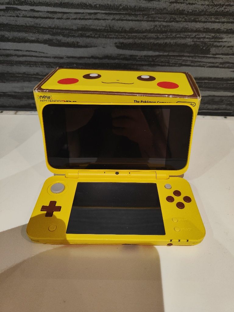 New nintendo 2ds Xl pikachu edition
