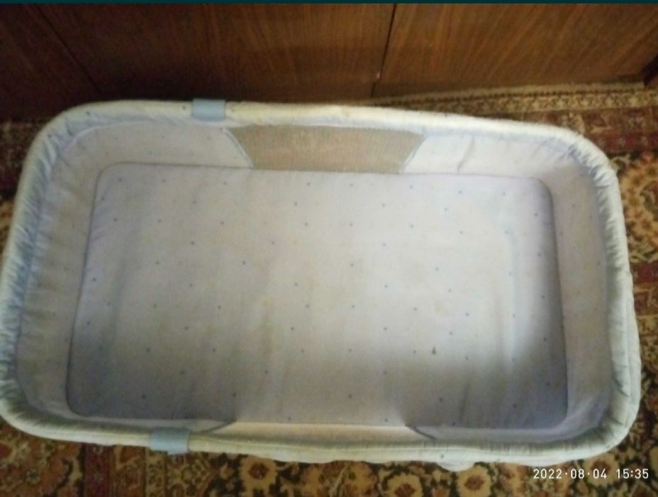 Ліжечко для малюків.