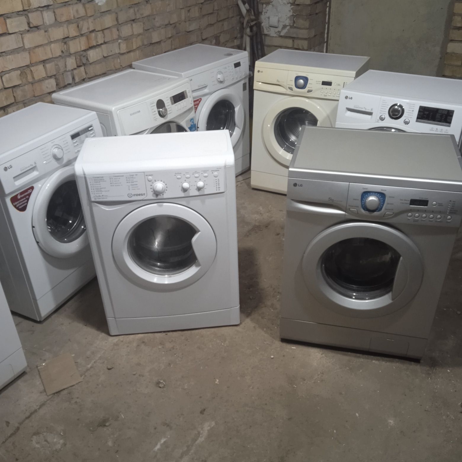 Пральна машинка Indesit iwse на 5кг