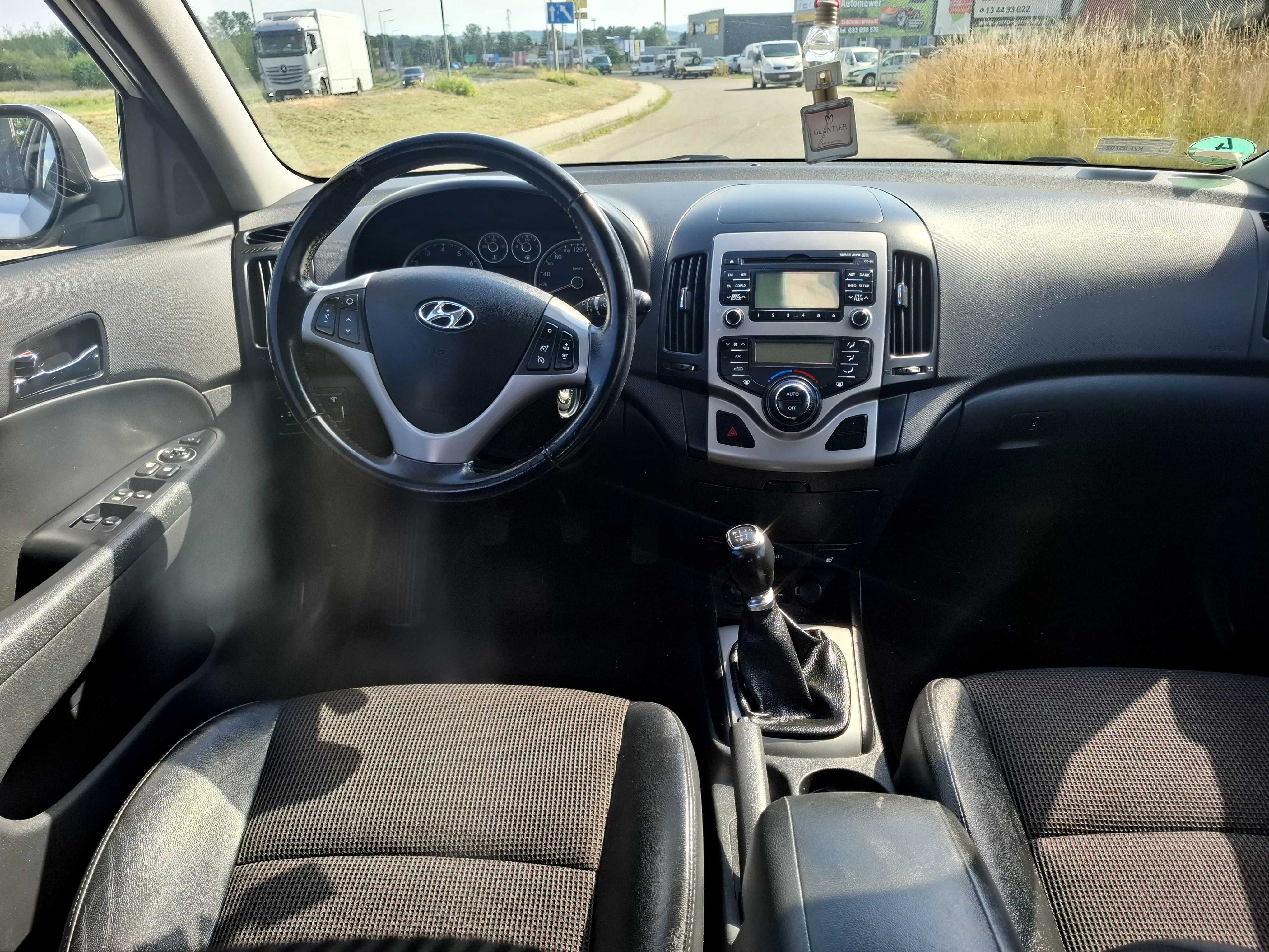 Hyundai I30 Lift 1.4 Benzyna 109KM 2011r Półskóra Klima Tempomat