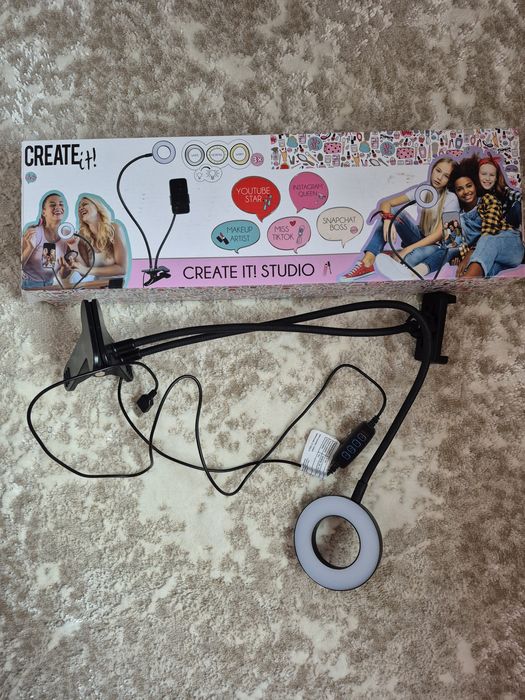 Кольцева лампа. Комплект блогера CREATE IT! з прищіпкою та тримачем