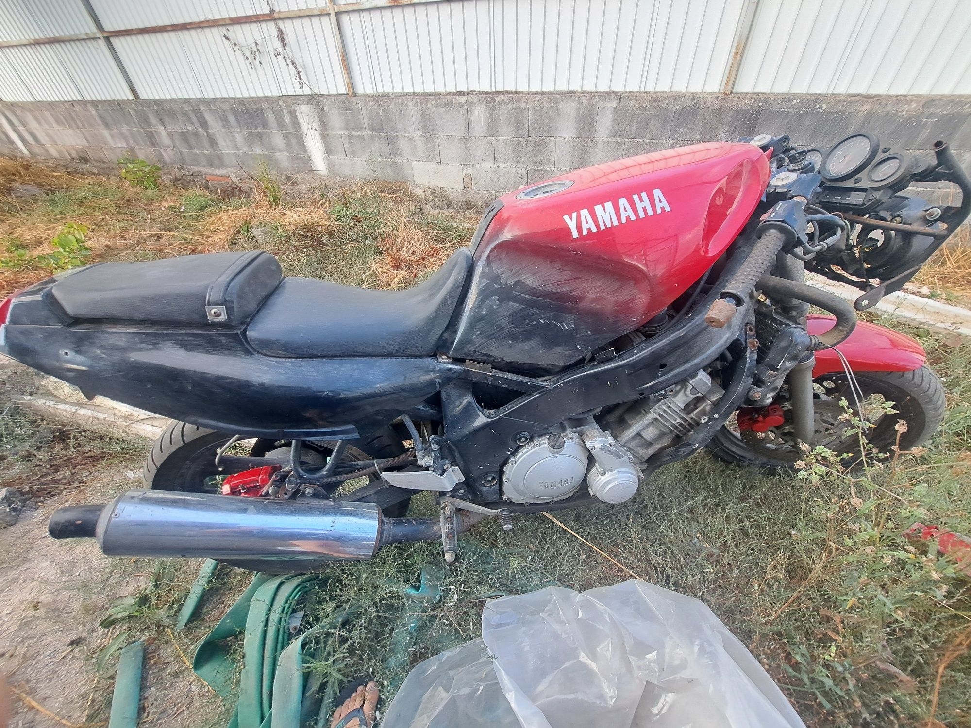 Yamaha FZR 600 c/ documentos