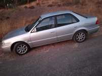 Toyota Corolla 1300 a gasolina, do ano 2000