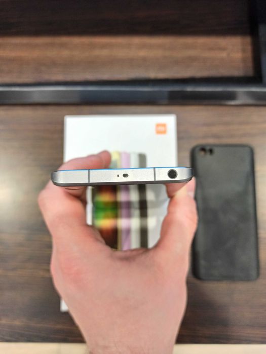 Xiaomi mi 5 пам'яті 3/32 NFC