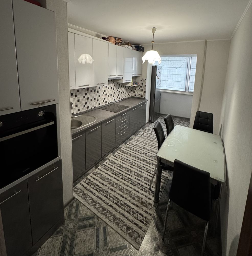 Продам 3 кімнатну квартиру в серці міста