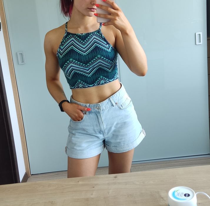 Crop top we wzorki S h&M odkryte ramiona