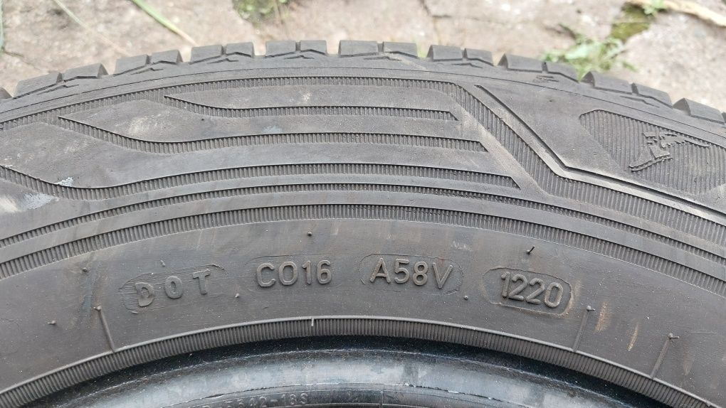 Opony całoroczne Goodyear 215/65R15C 2021 r.