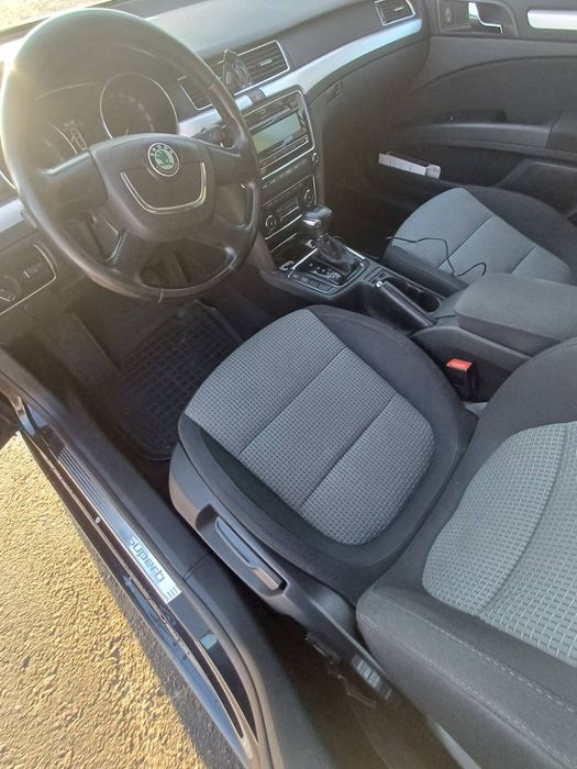 Skoda Superb 2011