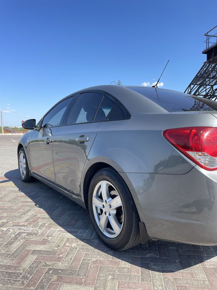 Продам Chevrolet cruze