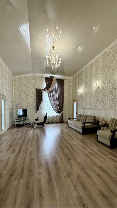 Будинок у нагірній частині міста, район ресторану «Armenia»