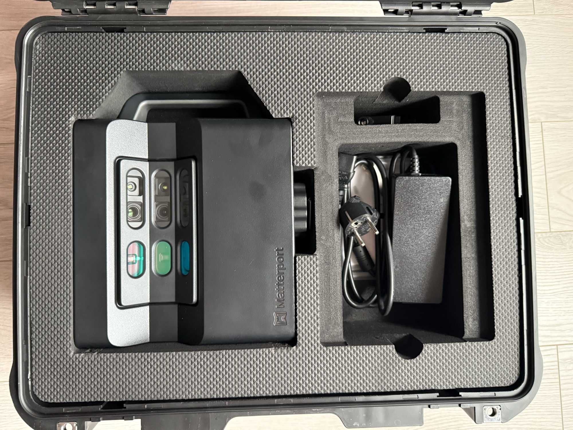 Kamera 3D Matterport Pro2, walizka + statyw