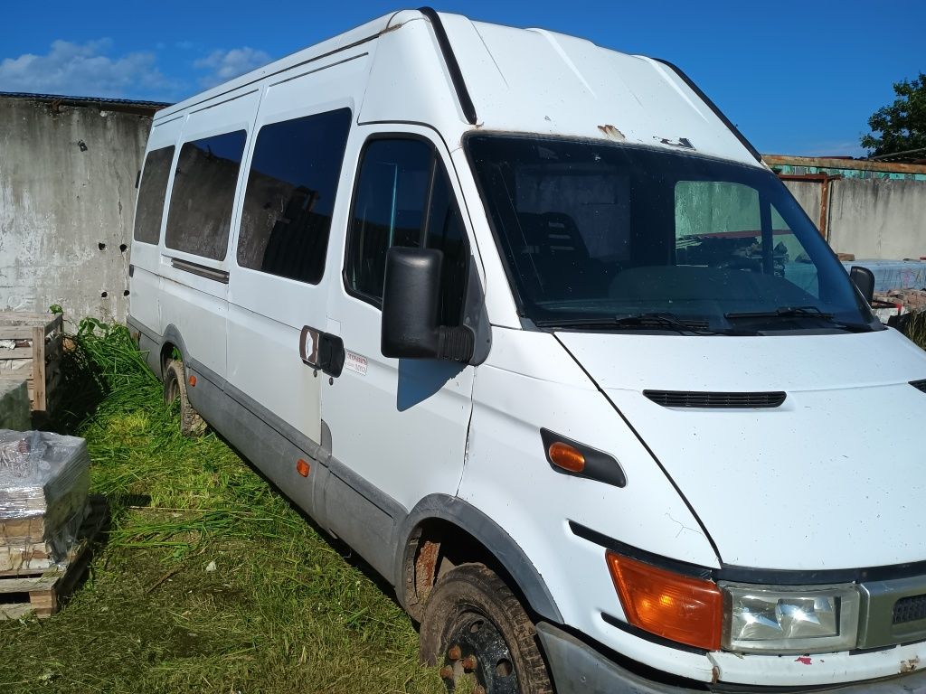Івеко 35С11 автобус