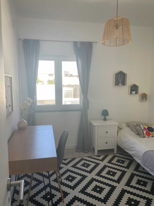 arrenda-se quarto bem localizado em Portimão