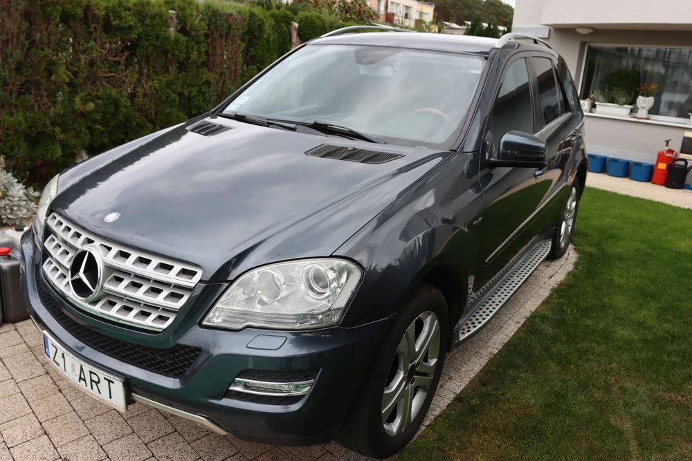 Mercedes-Benz ML Mercedes-Benz ML 300 BlueTec 4-Matic