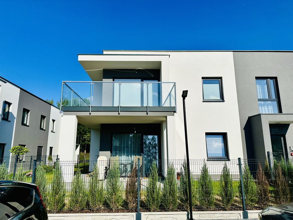 Komfortowy apartament z prywatnym miejscem postojowym (3 pokoje)