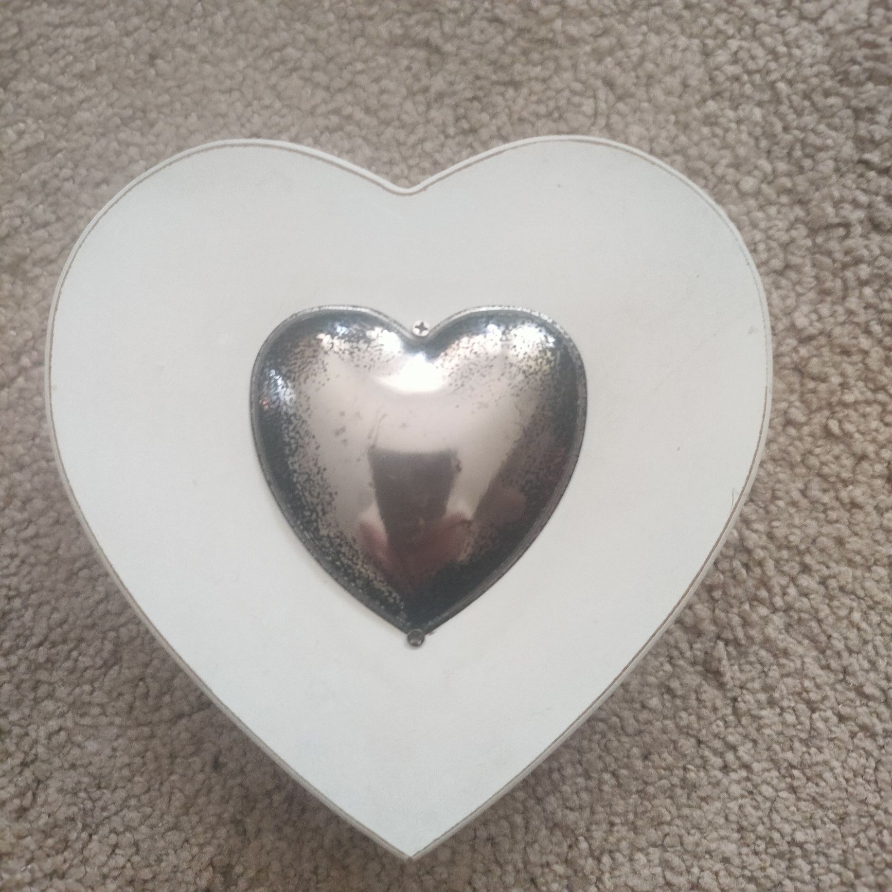 Szkatułka drewniana w kształcie serca