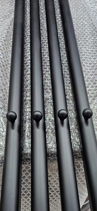 Grzejnik pionowy dekoracyjny 180x18 z wieszakami, różne kolory, nowe