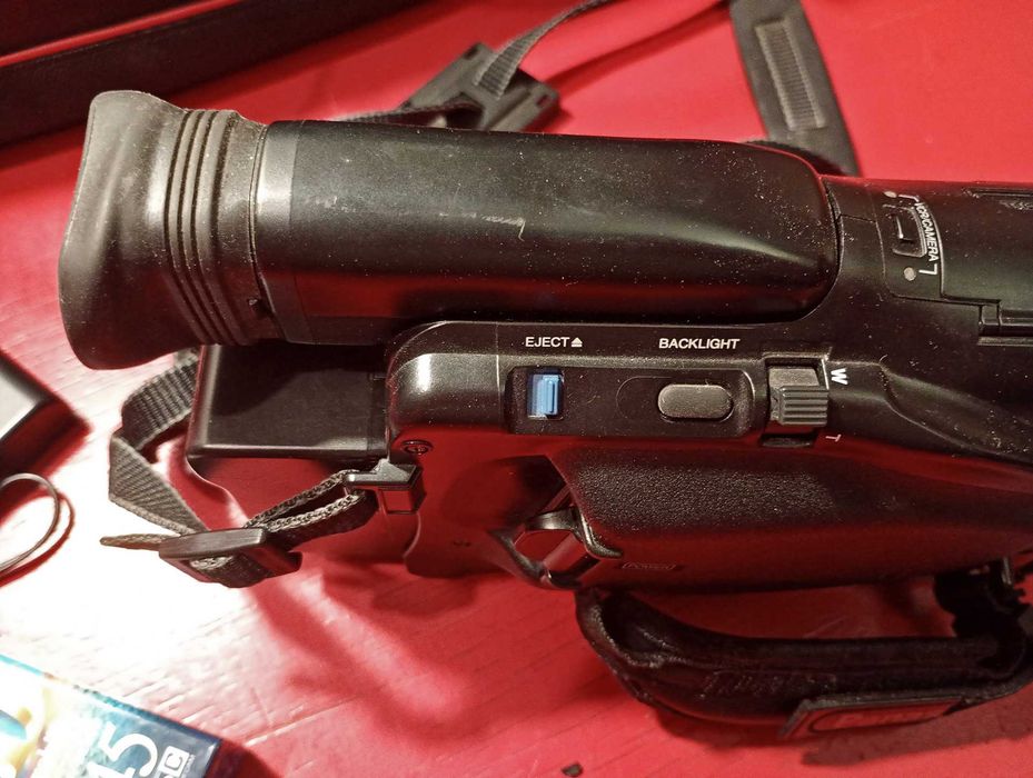 Легендарна відеокамера Panasonic RX3 як історичний артефакт