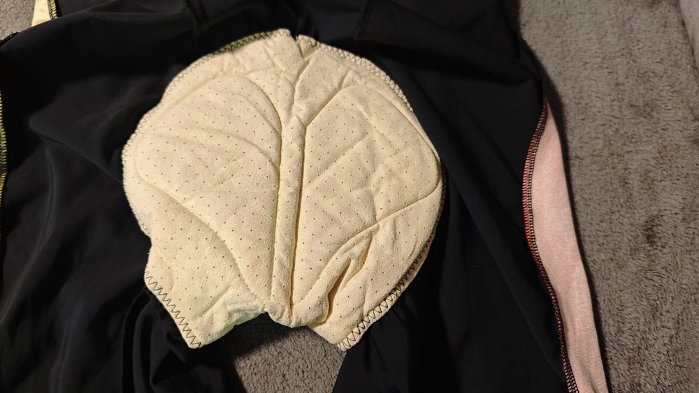 Spodenki kolarskie Assos bib short T - team L. Nowe z metkami