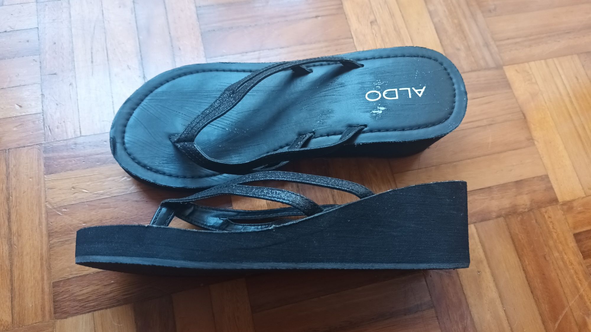 3 pares - Chinelos e sapatos de verão