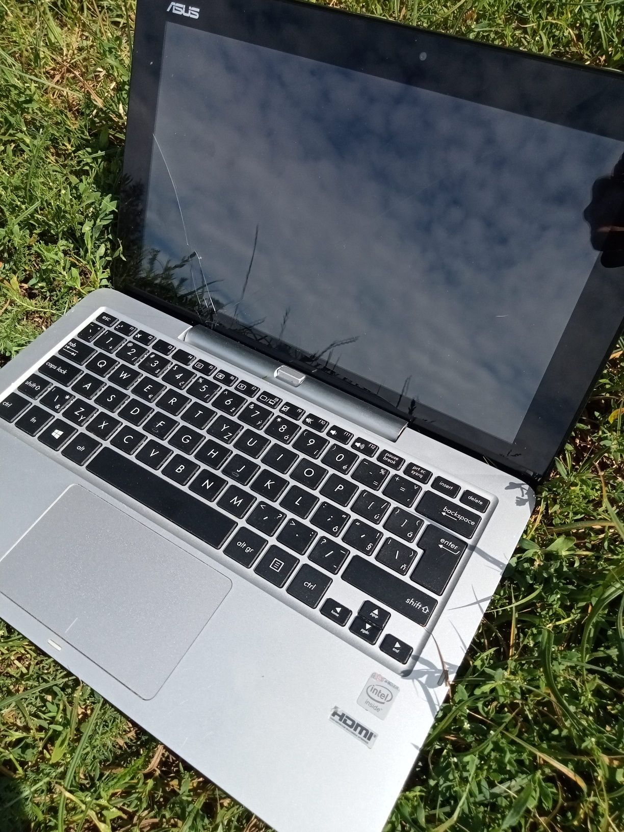 Sprzedam laptopa Asus