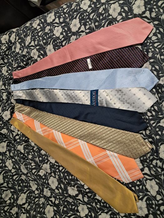 Krawaty Różne Nowe