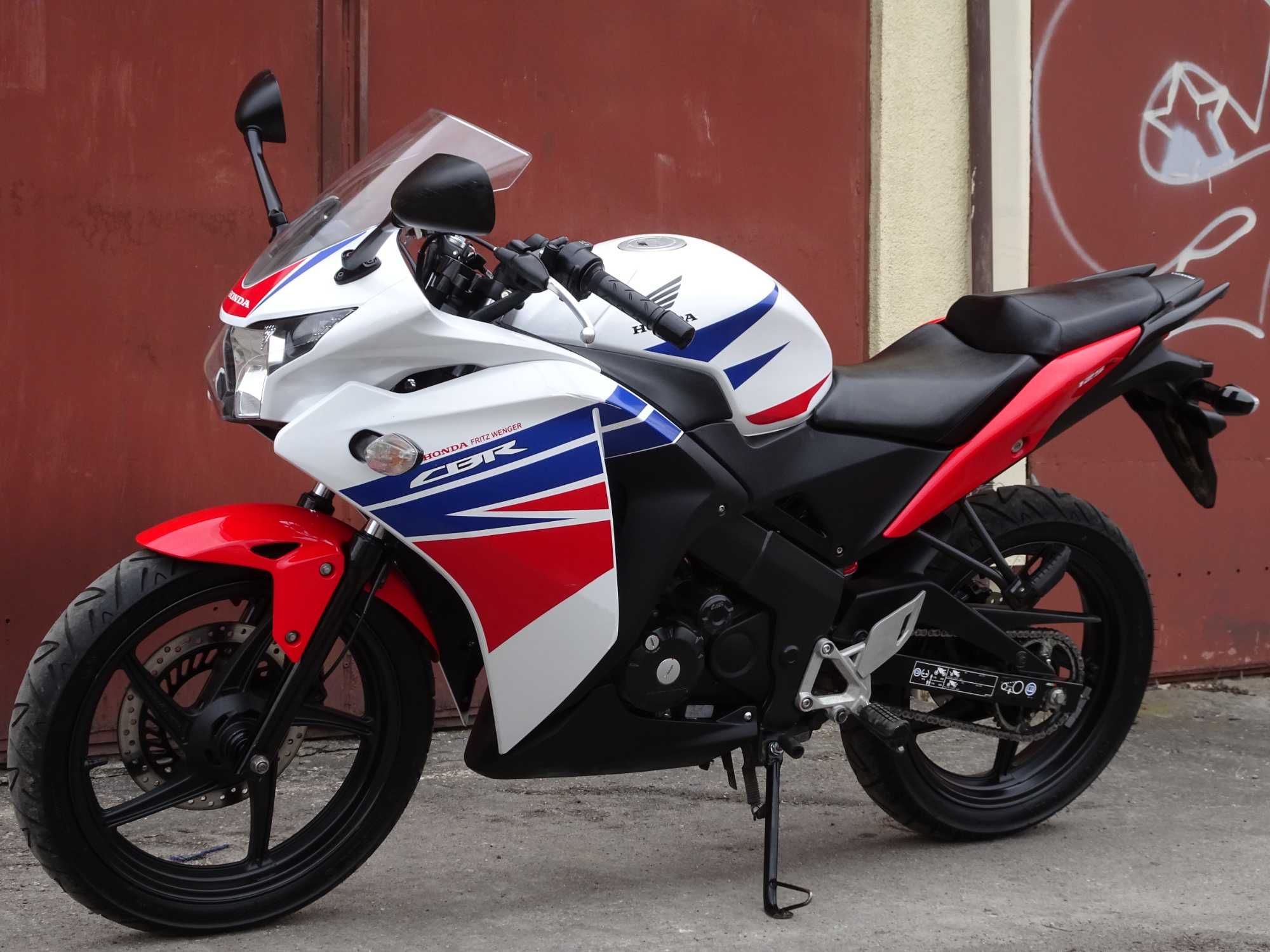 Honda CBR 125 R 2016r Nowe Opony ! Crash Pady ! z Niemiec ! kat B