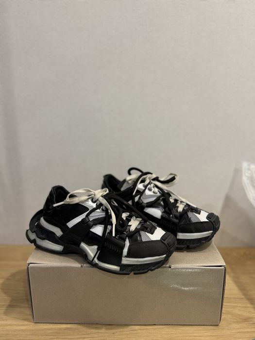 Жіночі кросівки