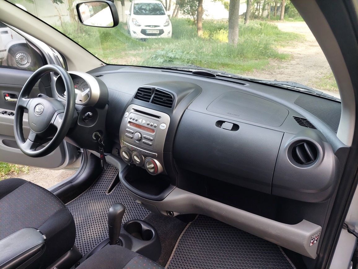 Продам Daihatsu Sirion