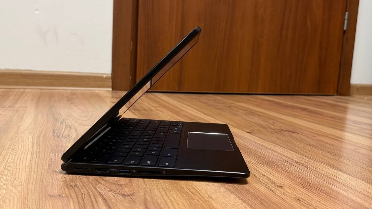 tablet z androidem 4/32 i klawiaturą otwieraną na 360 stopni