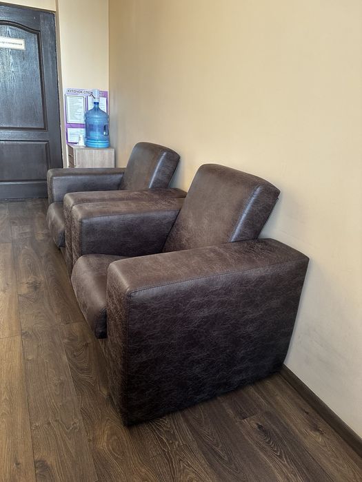 Крісла у зону відпочинку, меблі для рецепції