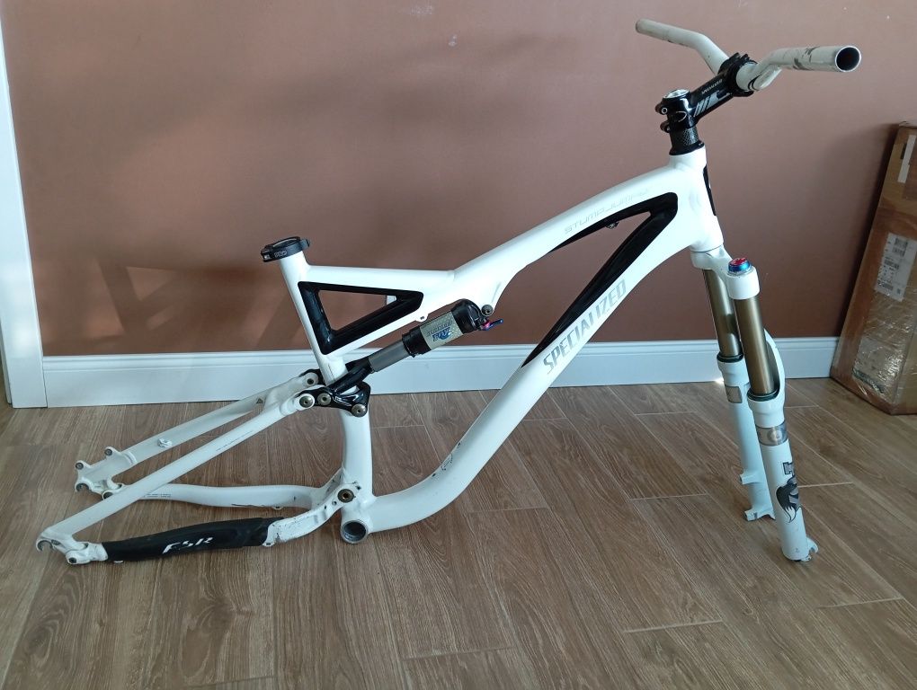 Rama Enduro Specialized M 26cali, kierownica + Amrtyzator Fox Float RL