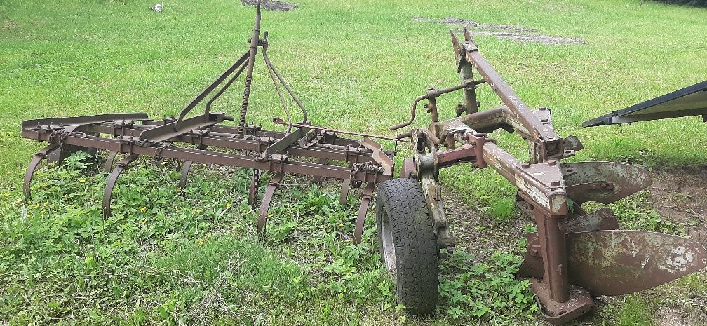 Pług  dwu skibowy i kultywator do ciągnika ursus c330
