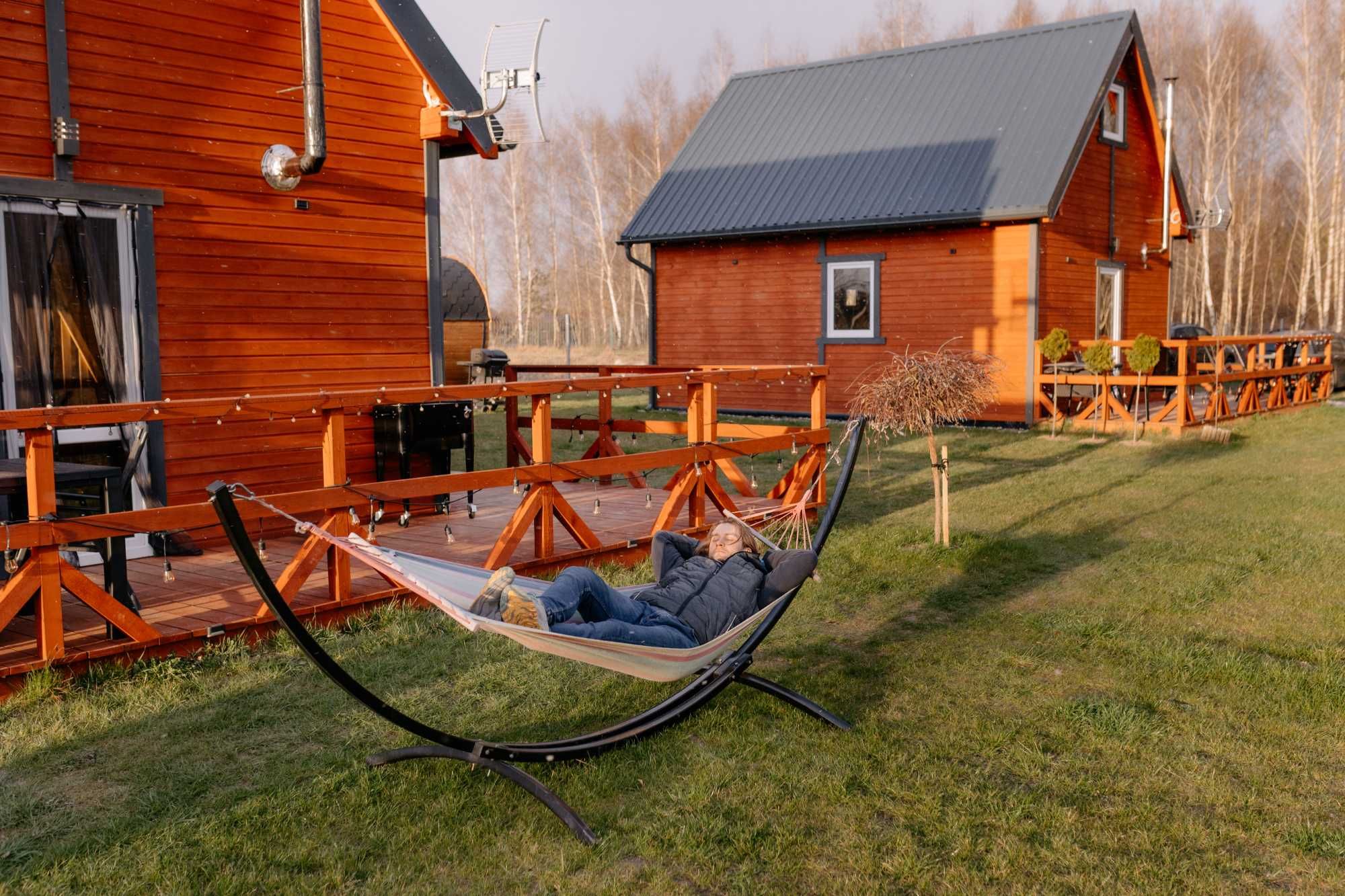 Całoroczne domki nad jeziorem z balią/jacuzzi i sauną, Kaszuby