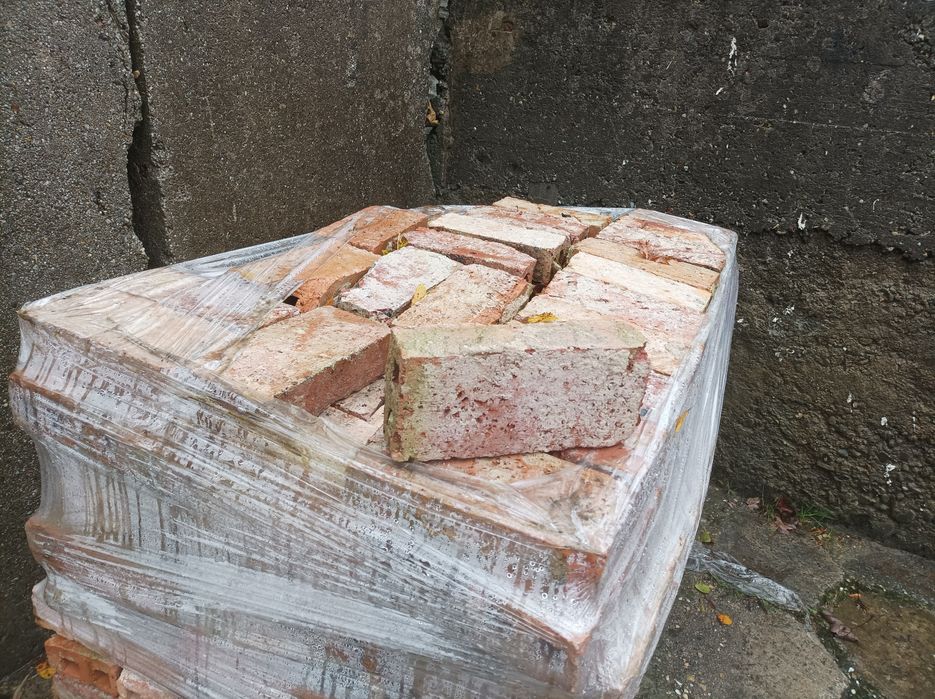 Cegła dziurawka rozbiórkowa