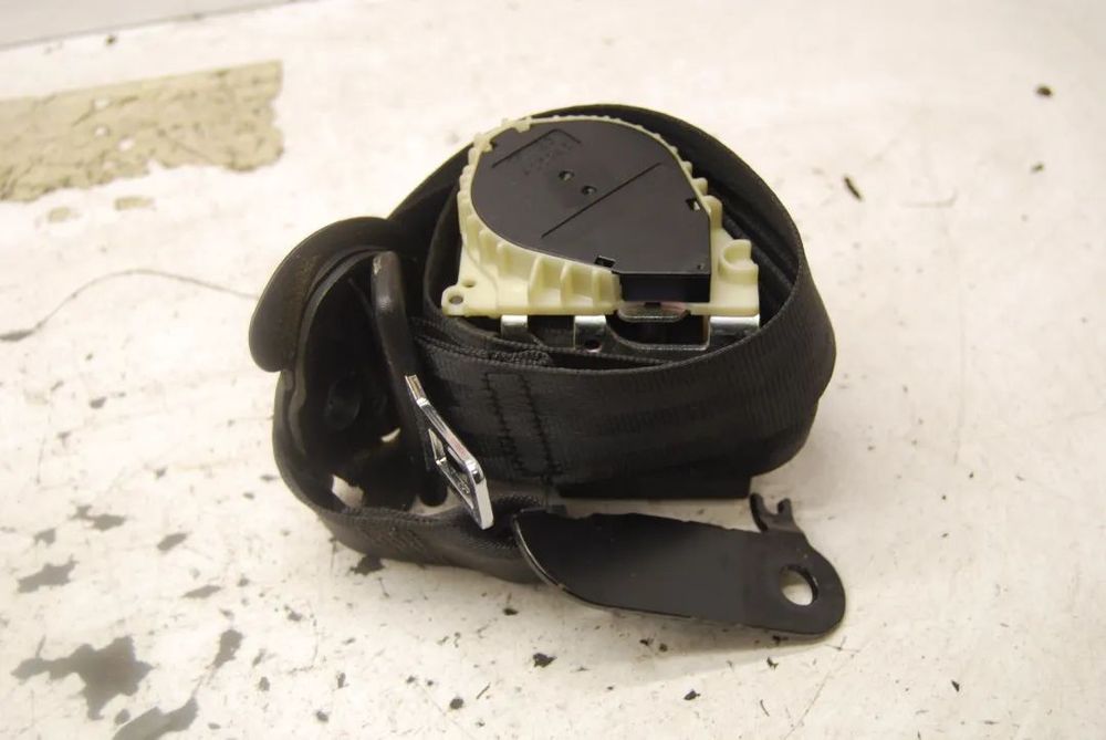 PAS BEZPIECZEŃSTWA LEWY PRAWY TYŁ TYLNY 1T0857805B 1T0857806B VW TOURAN I