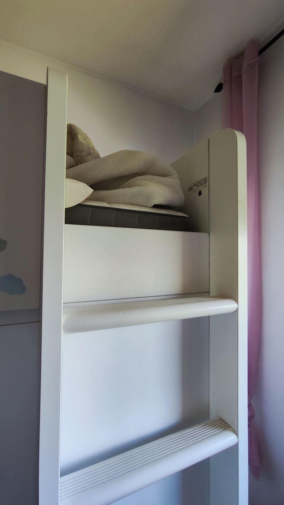 Beliche IKEA + colchão + cadeira