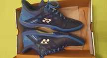 Sapatilhas de Badminton Yonex usadas apenas 2 vezes