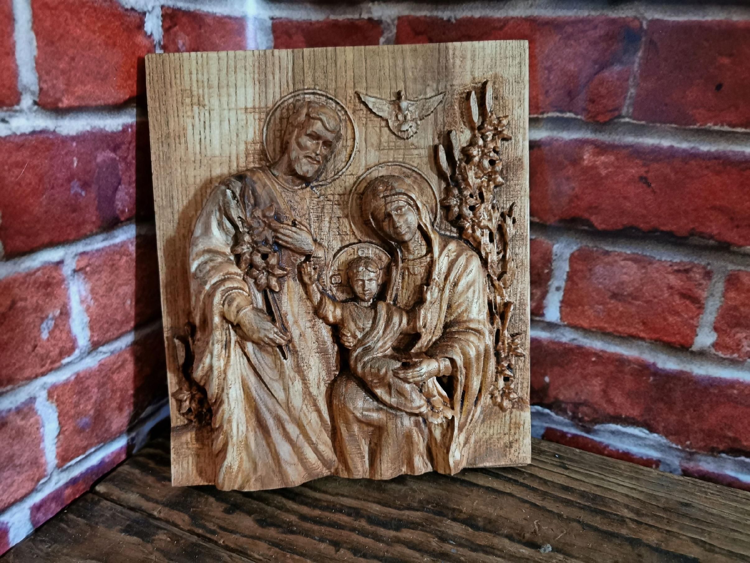 Płaskorzeźba drewno Święta Rodzina III prezent 80