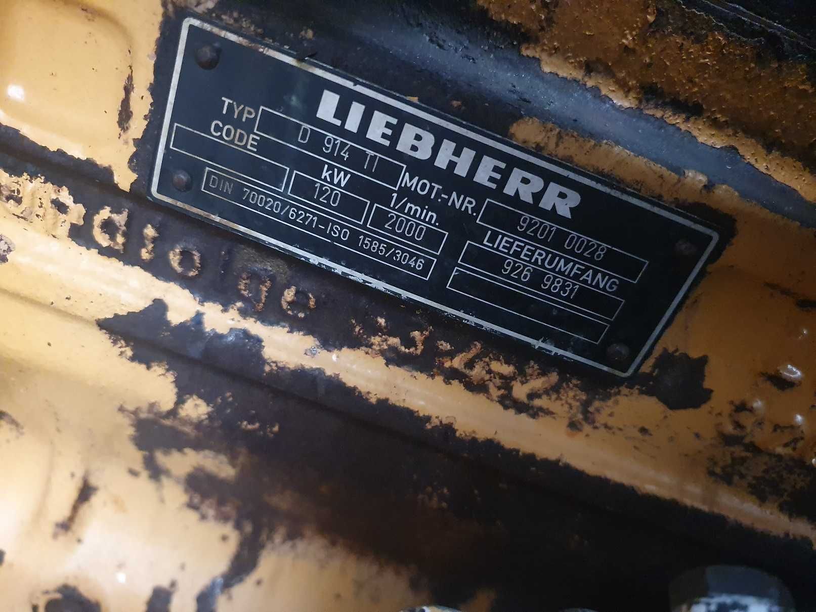 koparka liebherr 902 silnik D904 TI moc 100 KW kompletny silnik