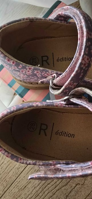 Нарядні туфлі для дівчинки на школу або свято