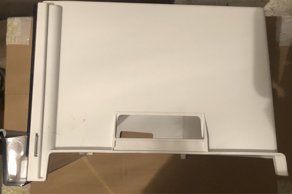 Górna szuflada do zamrażarki lodówka BEKO K70520NEG szerokość 70cm