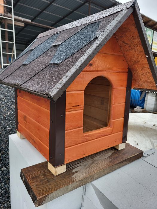 Будка для собак з деревини